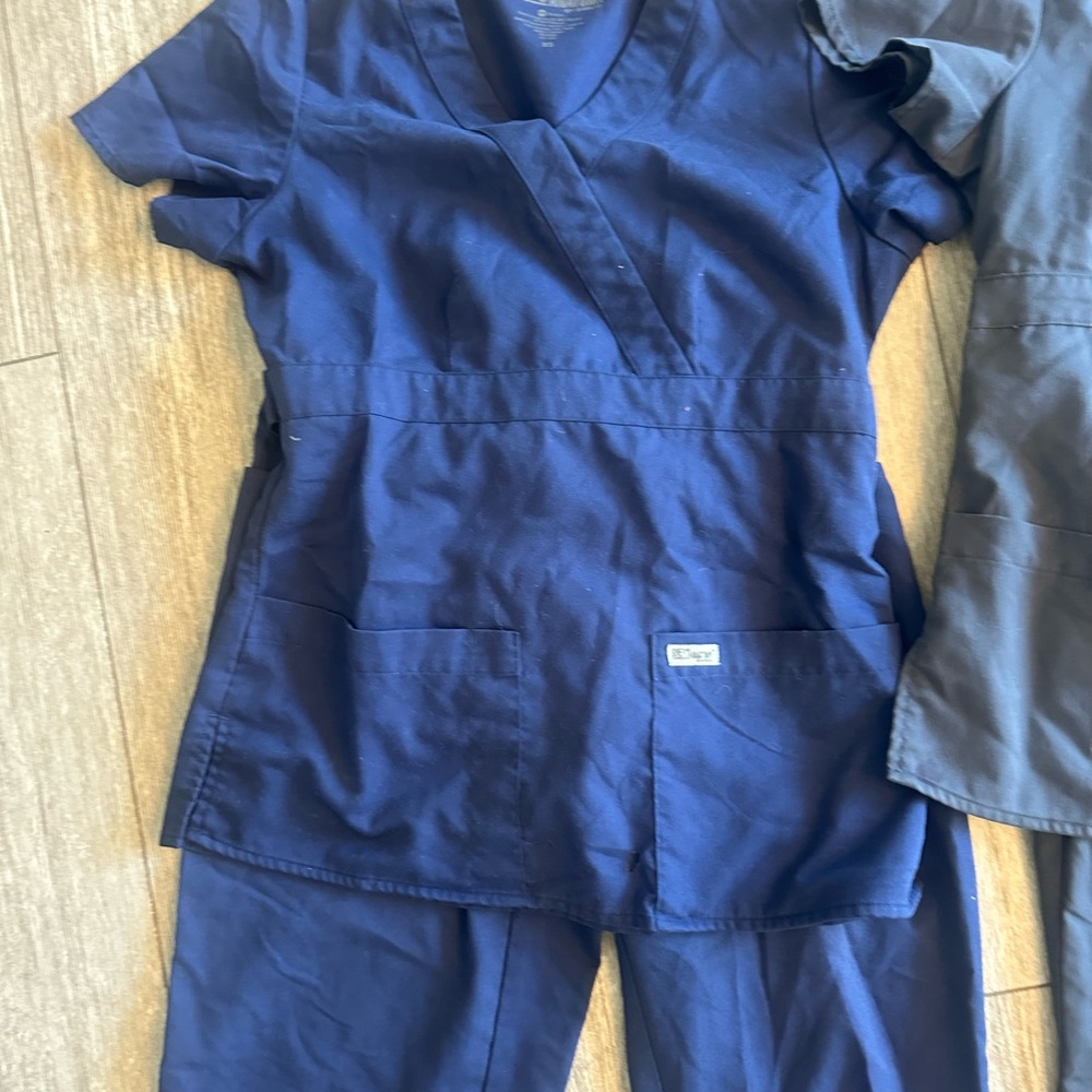Navy and Gray Scrub Set - Picture 2 of 4